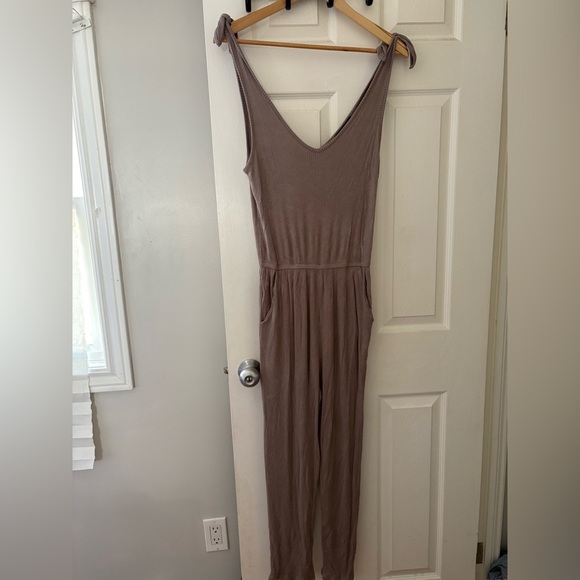 Lulus taupe jumpsuit tie strap ribbed knit size small - Picture 3 of 14
